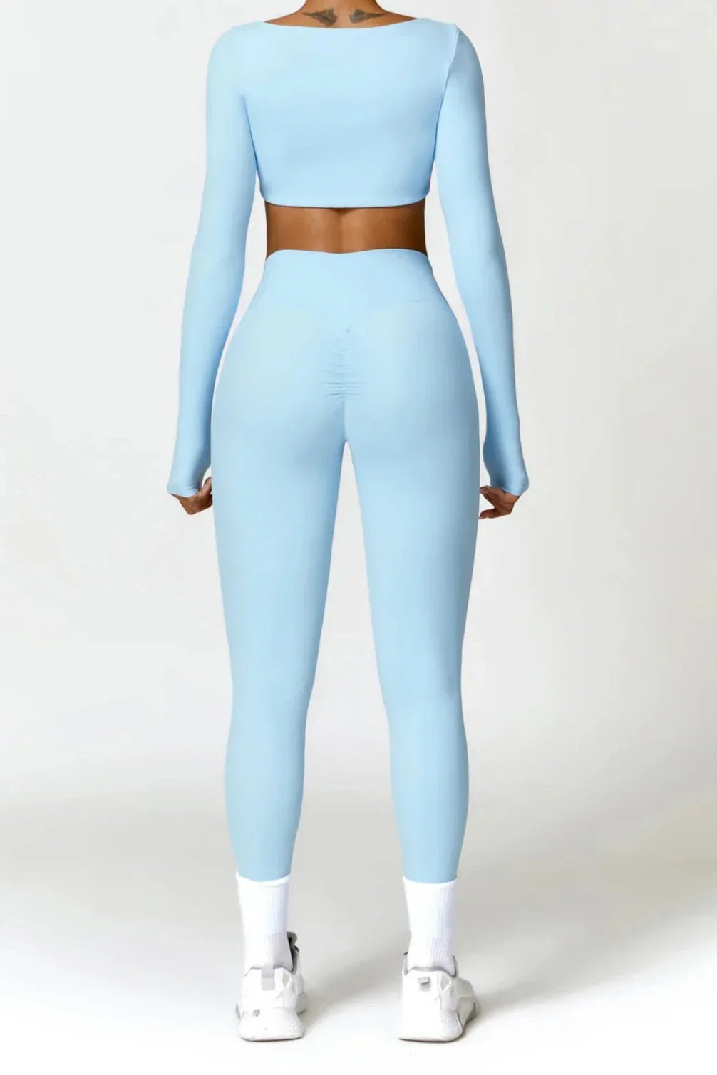 LEONI | Bekväm sömlös leggings och stilfullt långärmad crop top-set för en perfekt look