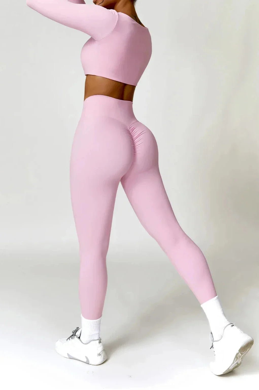 LEONI | Bekväm sömlös yoga leggings och trendig långärmad crop top-set