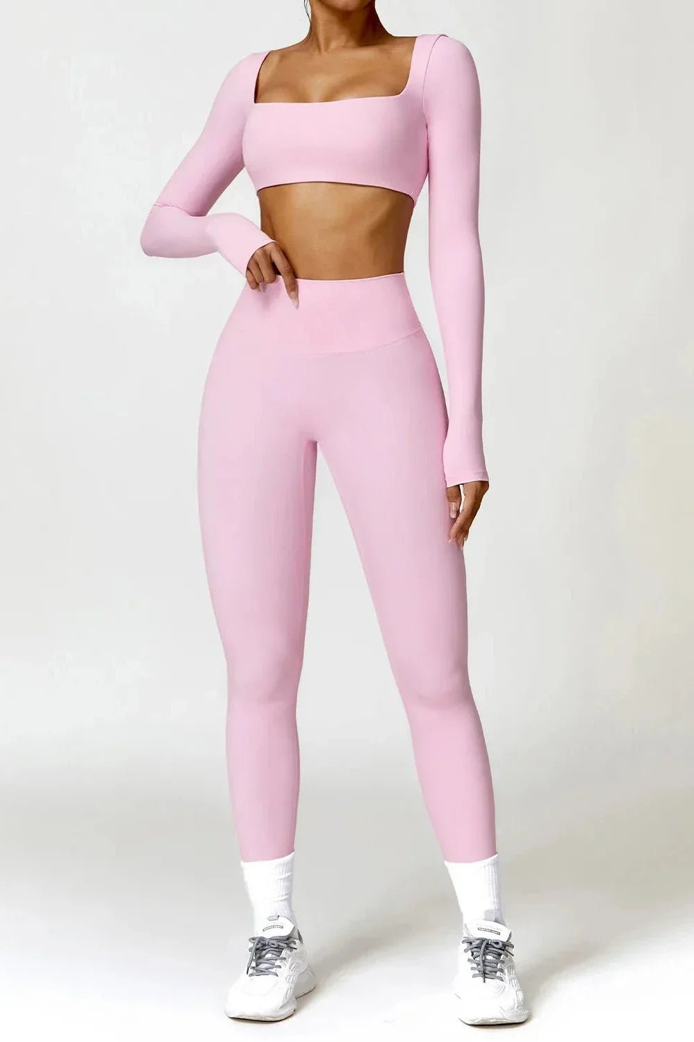 LEONI | Bekväm sömlös yoga leggings och trendig långärmad crop top-set