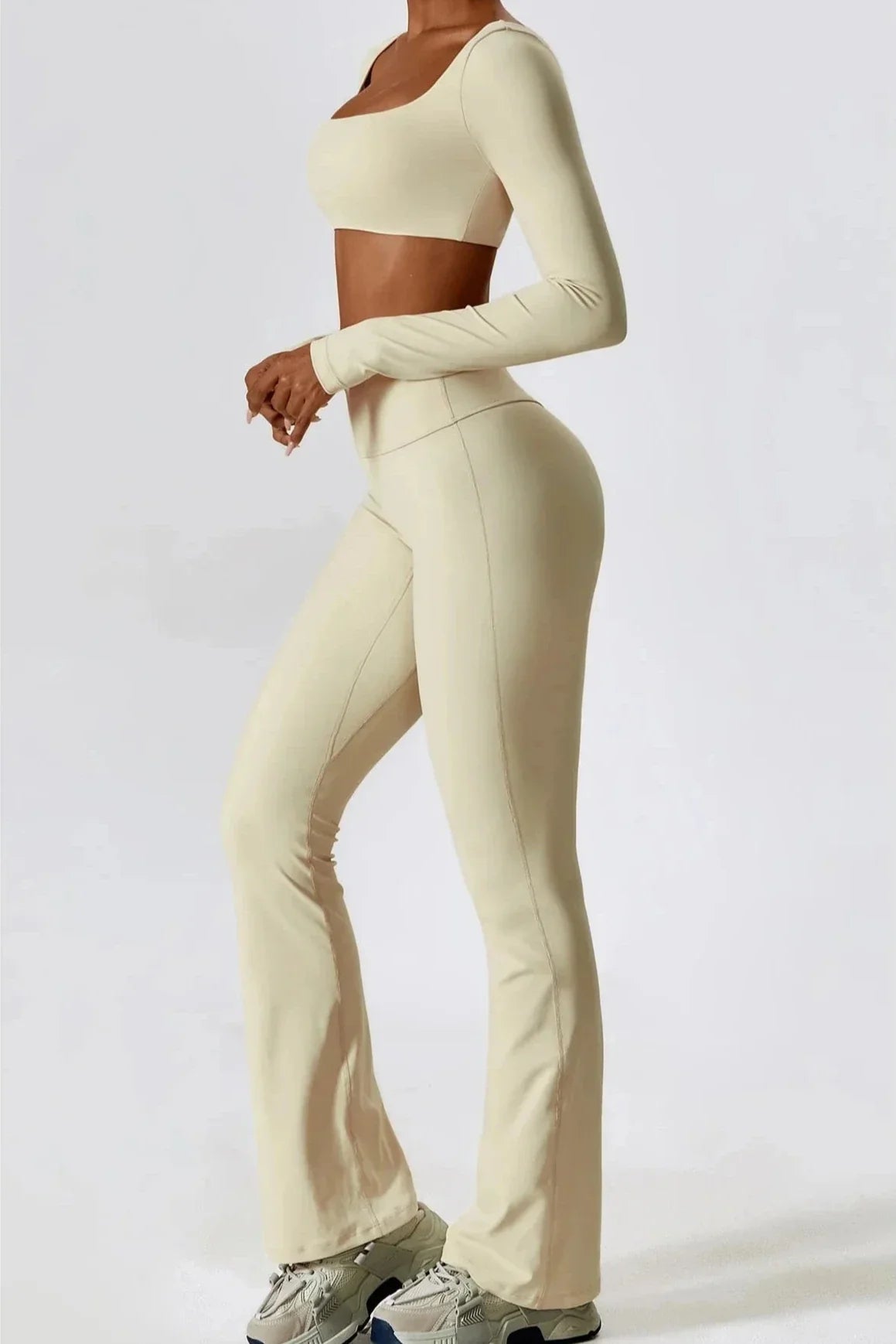 SENNA | Stilrent set med vida leggings och elegant långärmad crop top