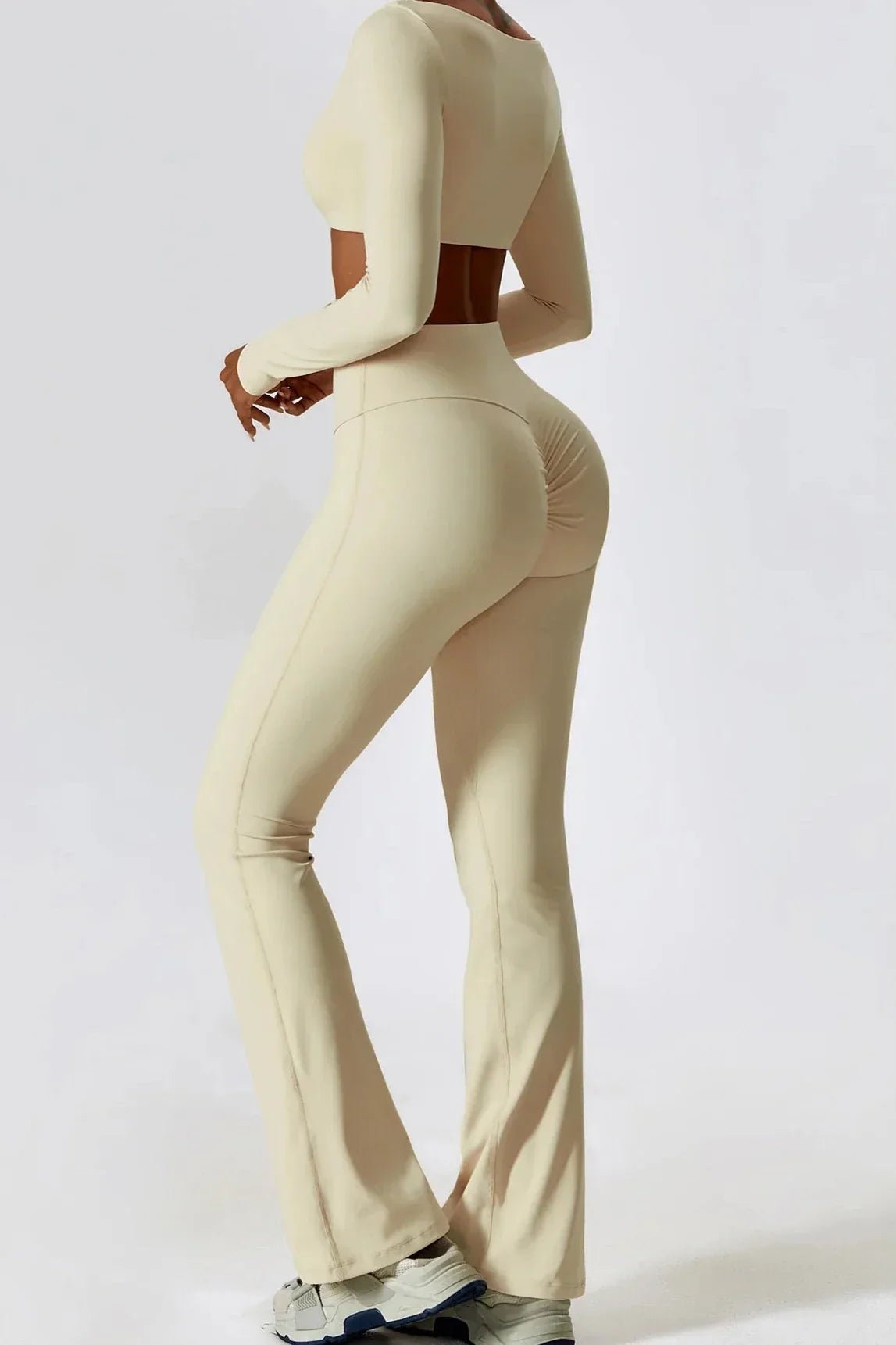 SENNA | Stilrent set med vida leggings och elegant långärmad crop top
