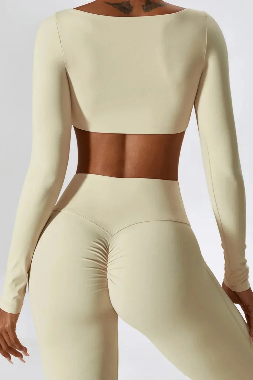 SENNA | Stilrent set med vida leggings och elegant långärmad crop top
